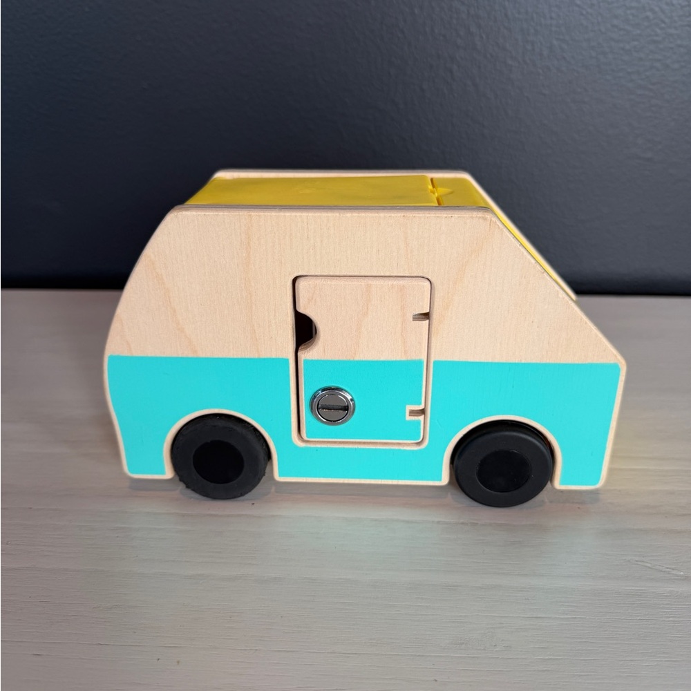 Lovery Wooden Camper Toy -  Van only, no keys